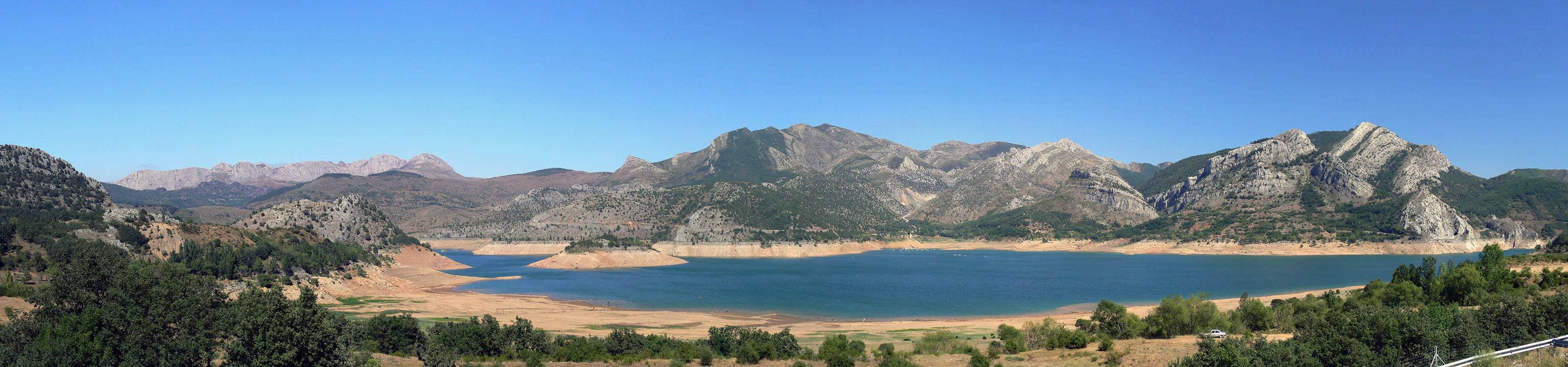 Embalse Los Barrios de Luna