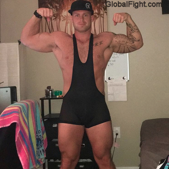 gaystud instaselfie hot musclemen.jpg