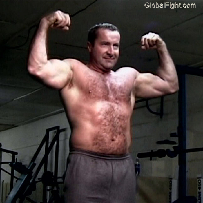 gorgeous musclemen posing gallery.jpg