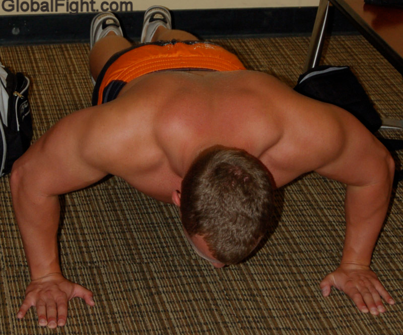 hot man doing pushups.jpg