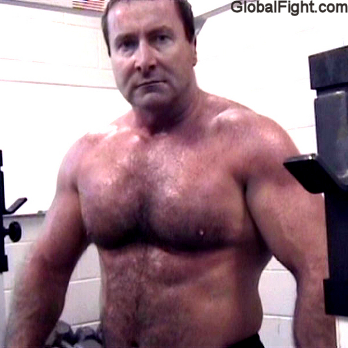 musclebear gym fitness freaks.jpg