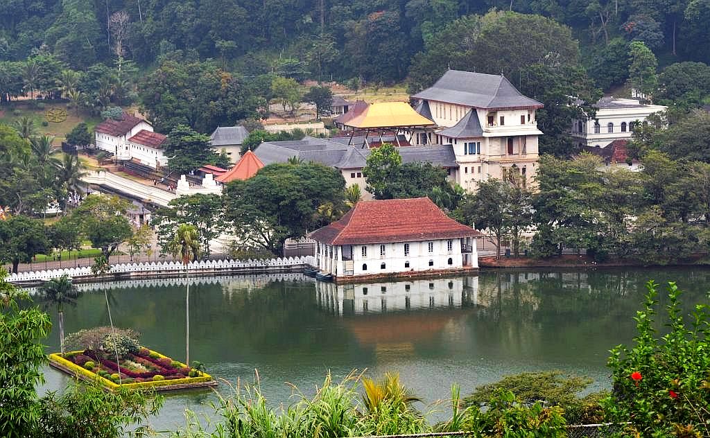 Kandy Lake