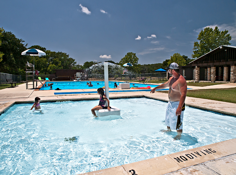Kids wading pool with shower bath