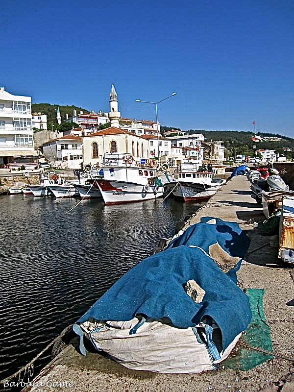 Kilitbahir,  harbour and mosque