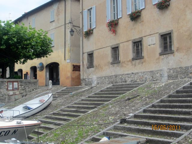 Loppia,  waterfront steps