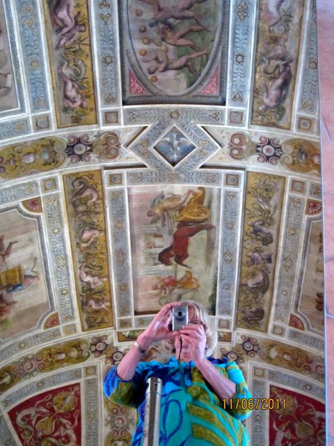 Ferrara,  Viewing the decorated ceilings of Castello Estense