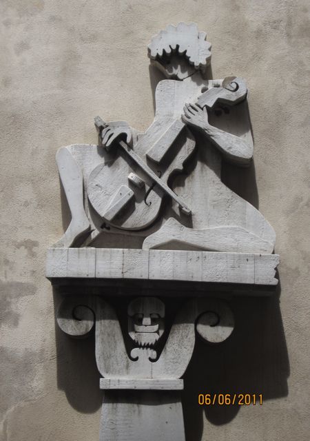 Orvieto, wall sculpture