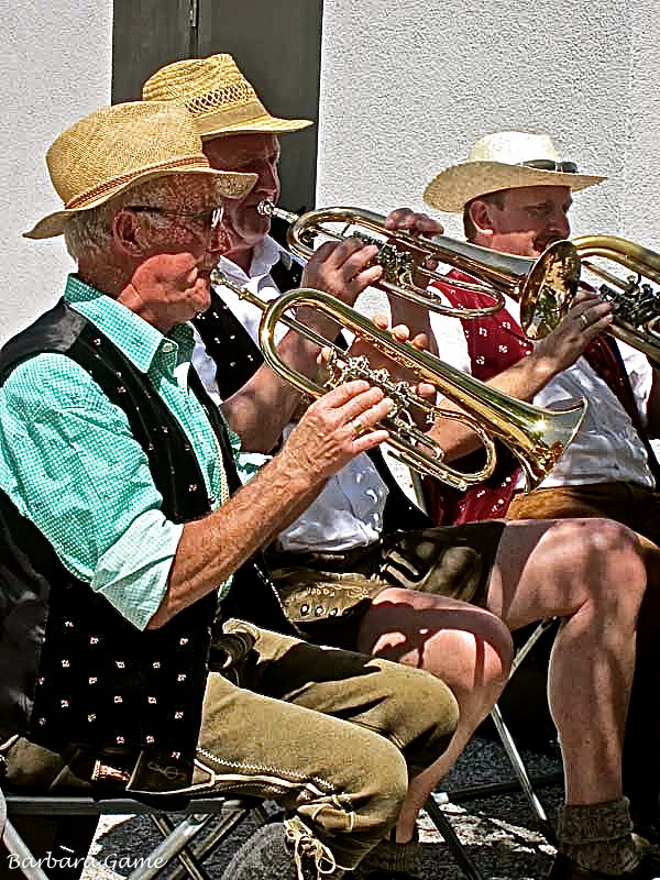 Midday band performance