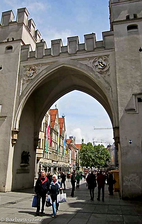 Karlstor, arch to Old Town