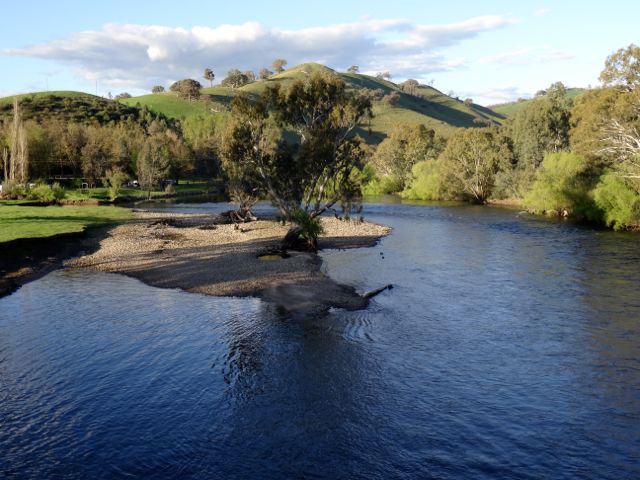 Late afternoon sun on the Murray 