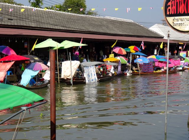 Market boats, Amphawa