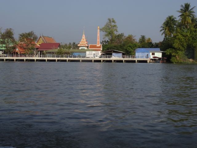 River cruise, Amphawa