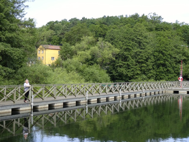 Walking around Lake Trekanten