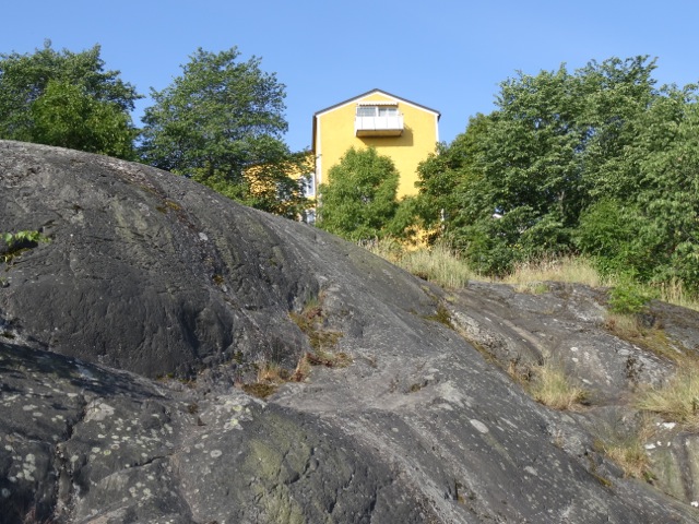 Most of the apartment buldings sit on a solid base of granite, very common in Sweden.