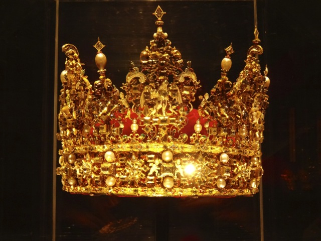 Rosenborg Castle, crown in the Treasury