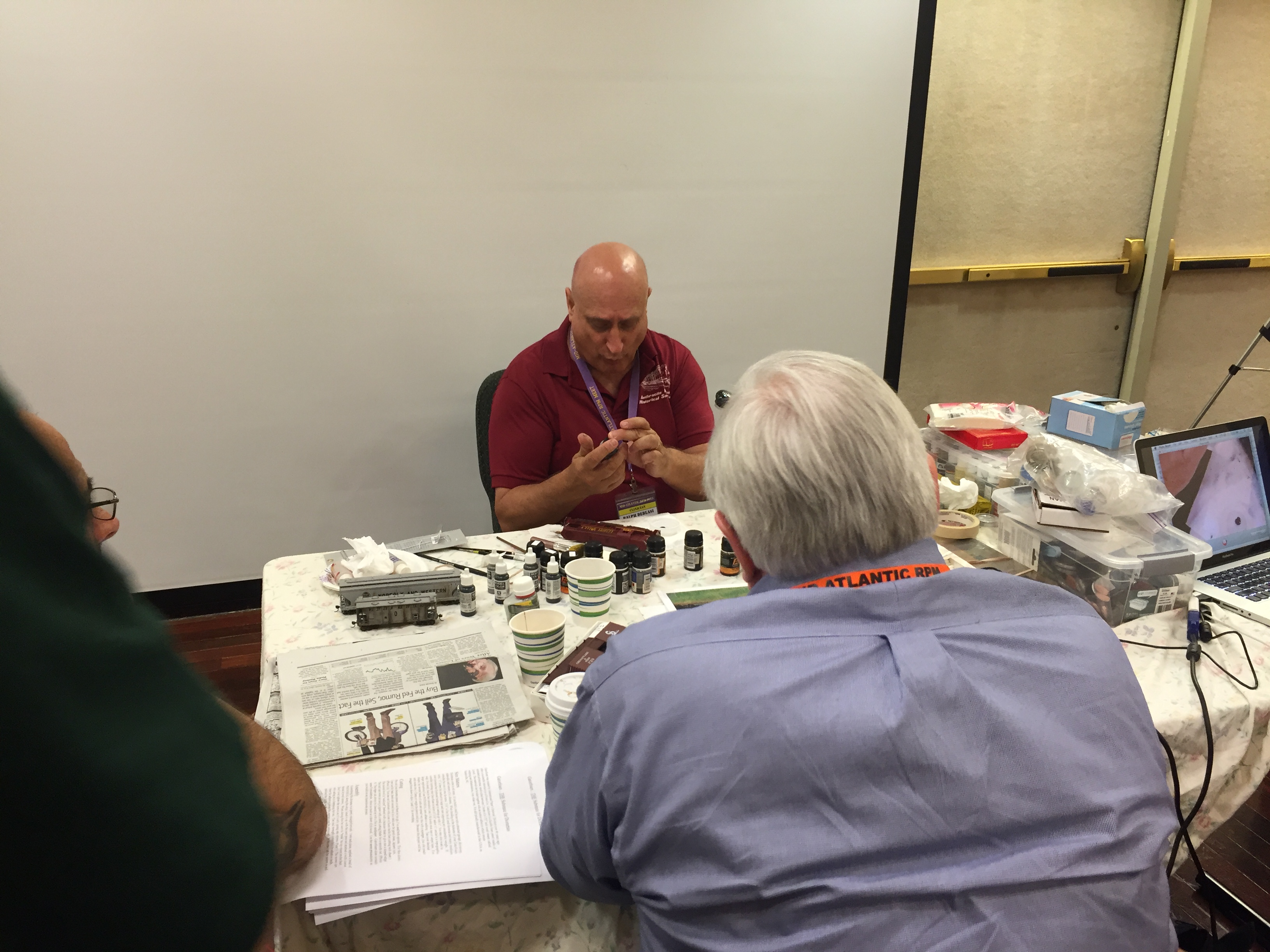 Ralph Deblasi giving a hands on weathering clinic