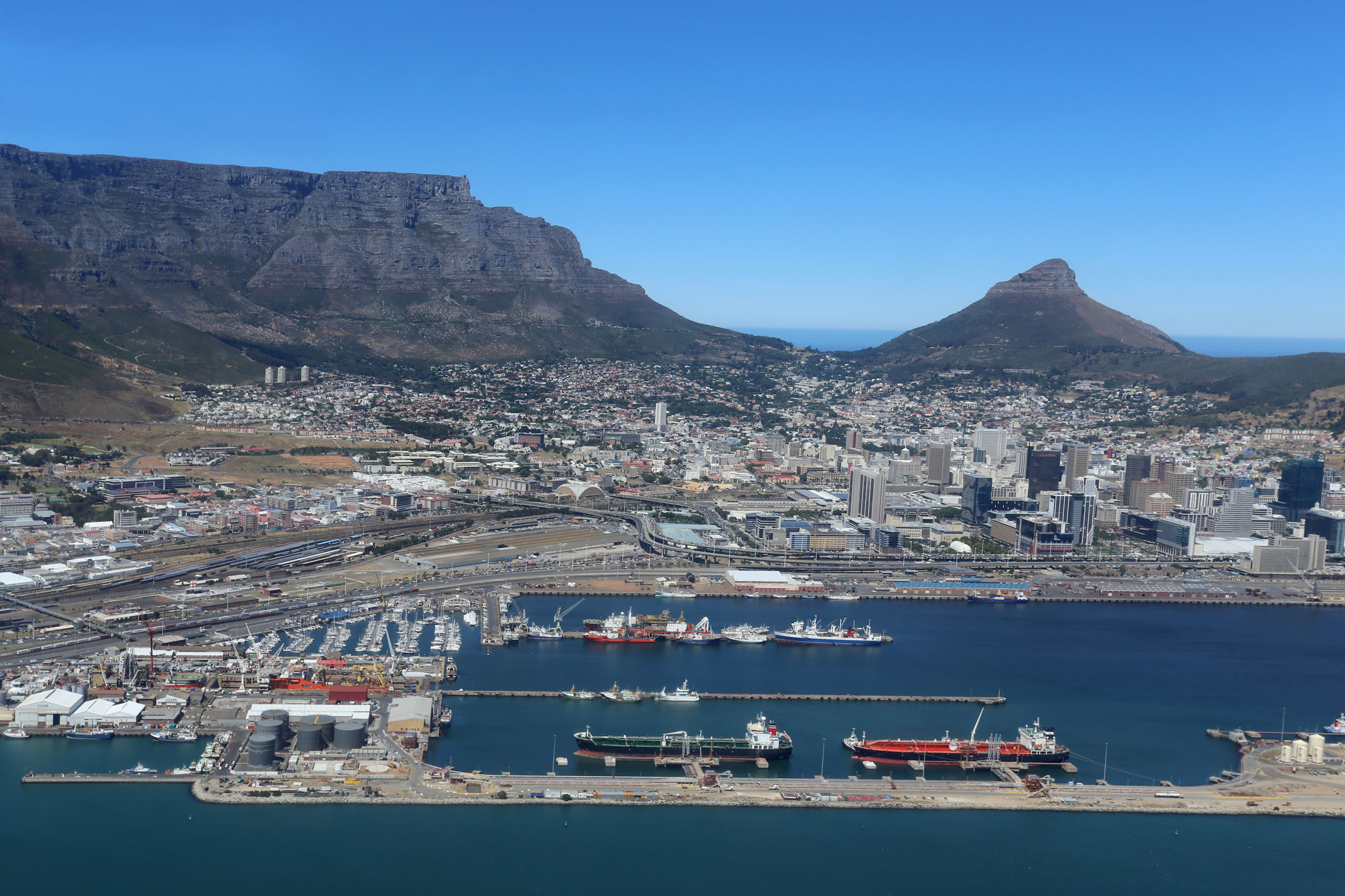 Cape Town - Harbour, Table Mountain and Lions Head