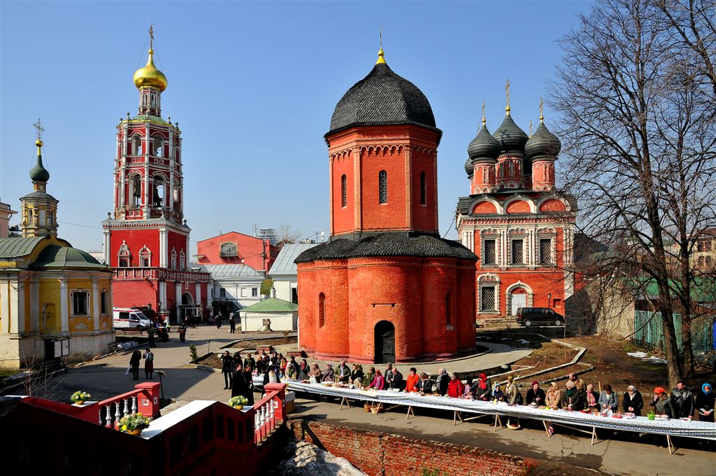 Easter in Vysokopetrovsky Monastery