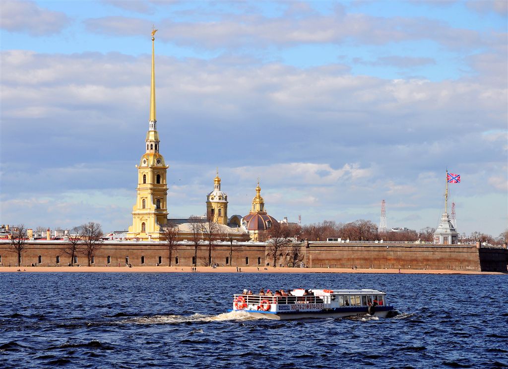 Vistas of Neva River