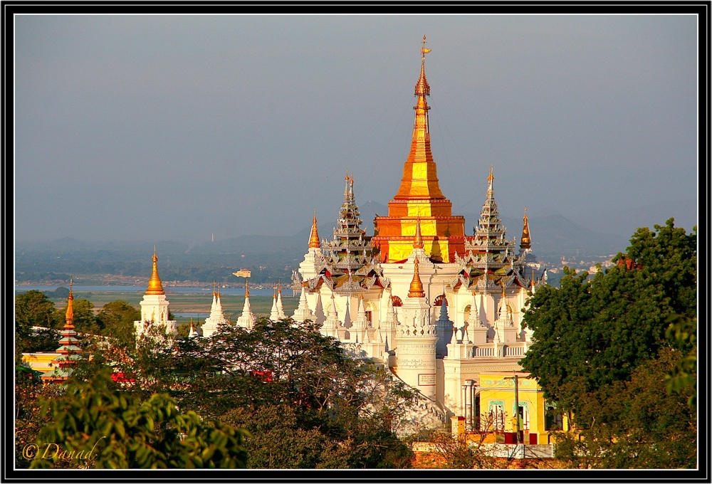 Sagaing in the sky... With Gold. :)
