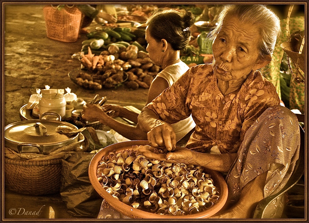 Selling Betel Nuts - Thanh Ton.