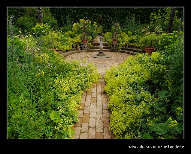 Mrs Winthops Garden, Hidcote Manor