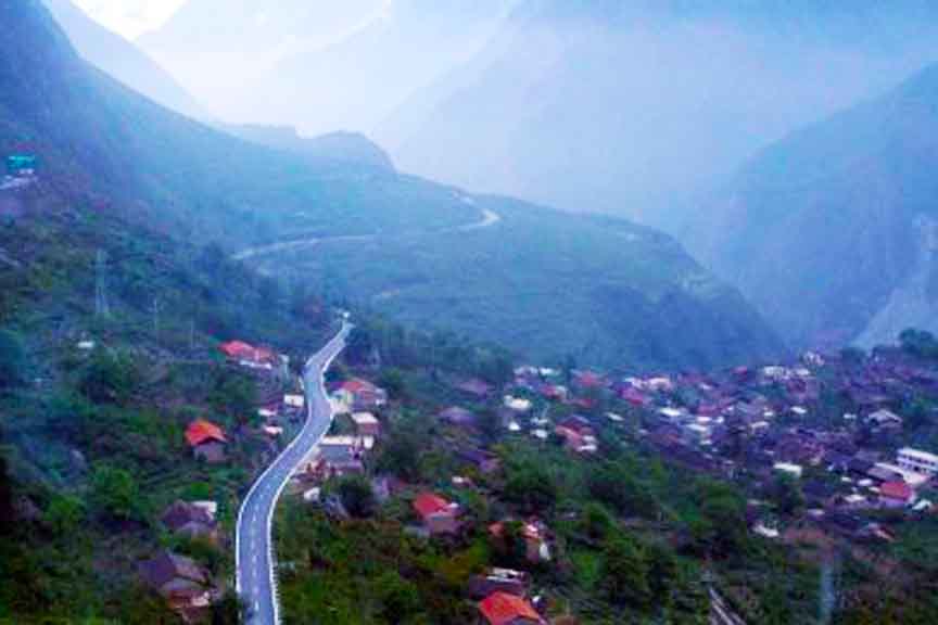 Highway Wolong to Huang Long