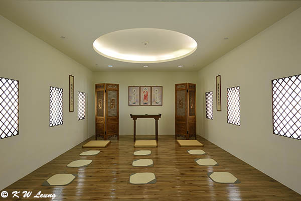 Buddhist prayer room DSC_3351