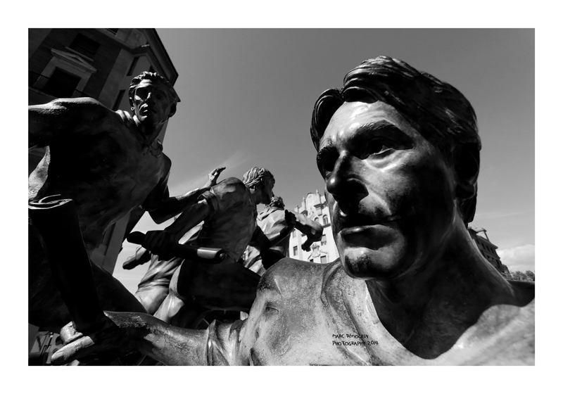The statue in Pamplona 10