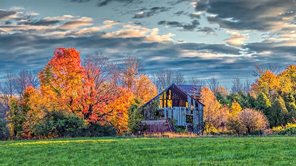 Autumn Decaying Barn 20141009