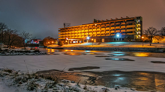 Econo Lodge At Night P1030666-8