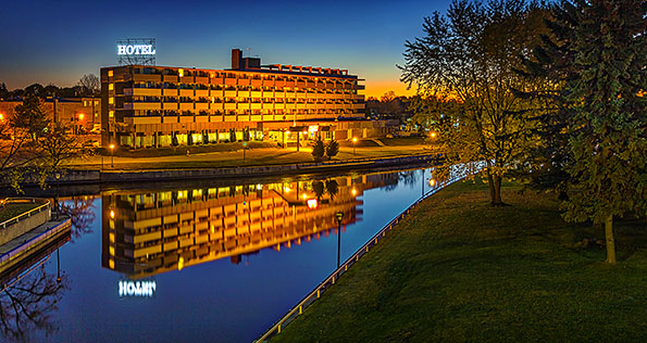 Hotel 46305-10