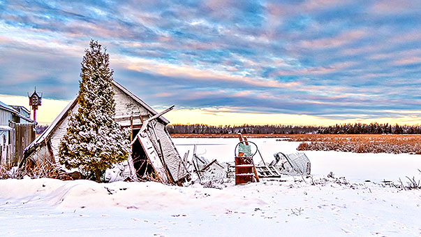 Old Red Boathouse Gone P1170663-5