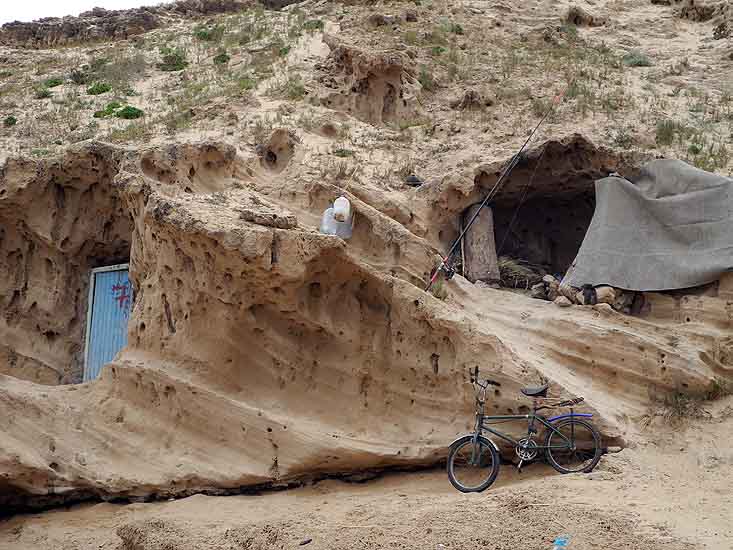 Habitations troglodytiques  Tifnit, Maroc.