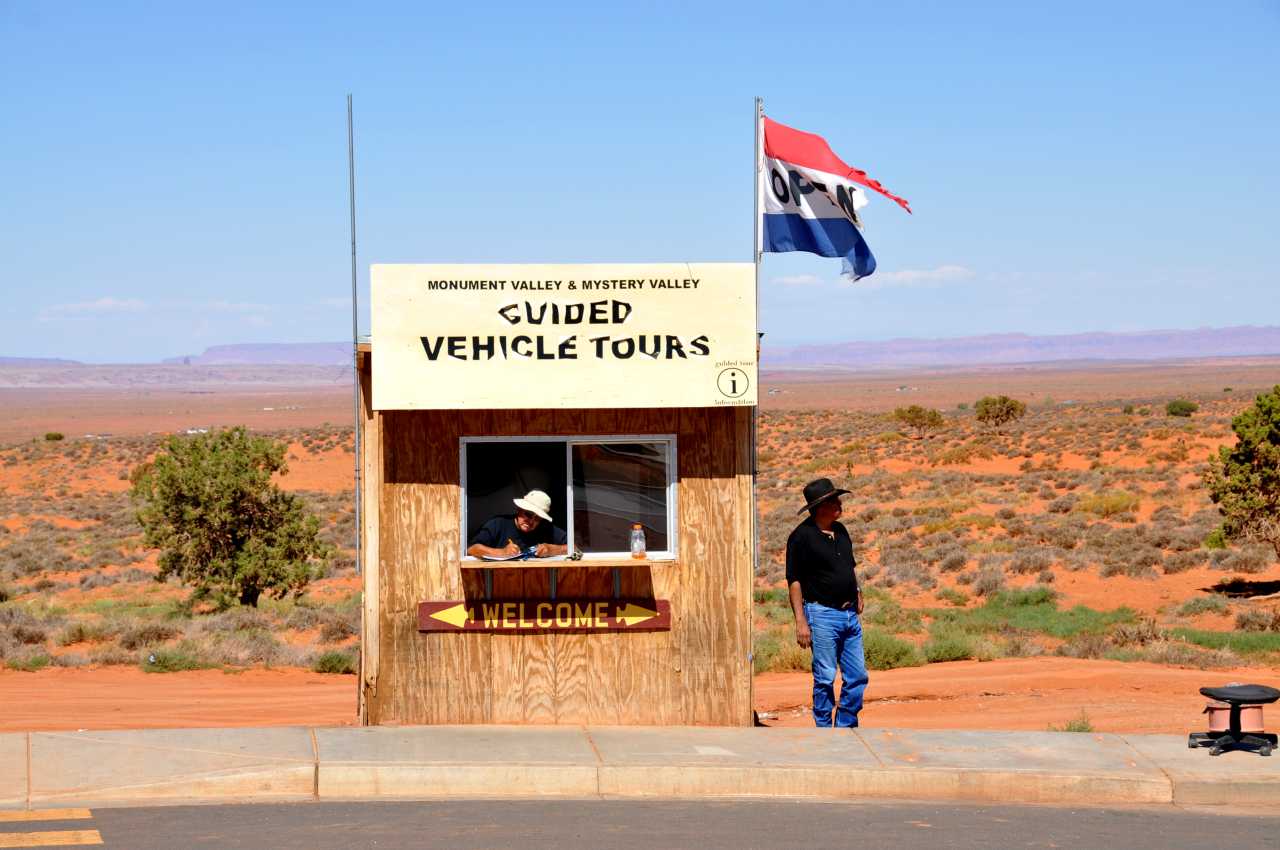 <strong>Monument Valley<br>South entrance</strong>