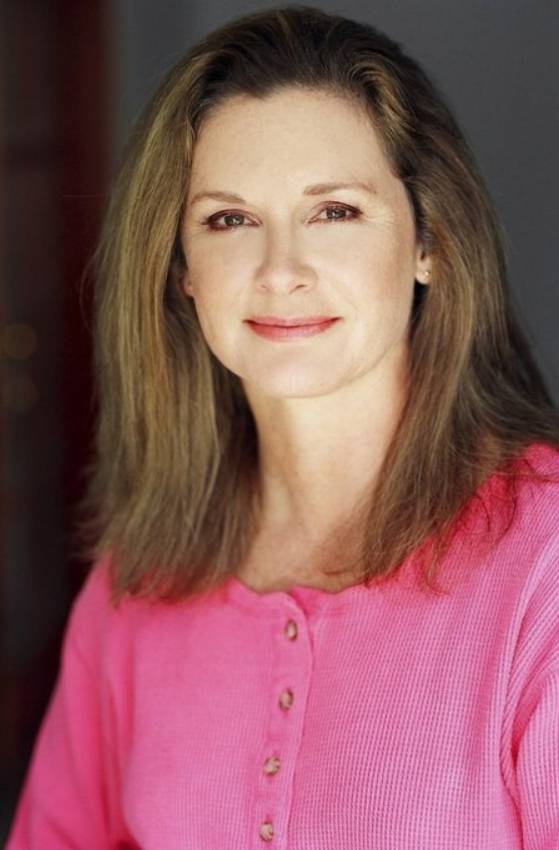 <strong>Stephanie Zimbalist</strong>
