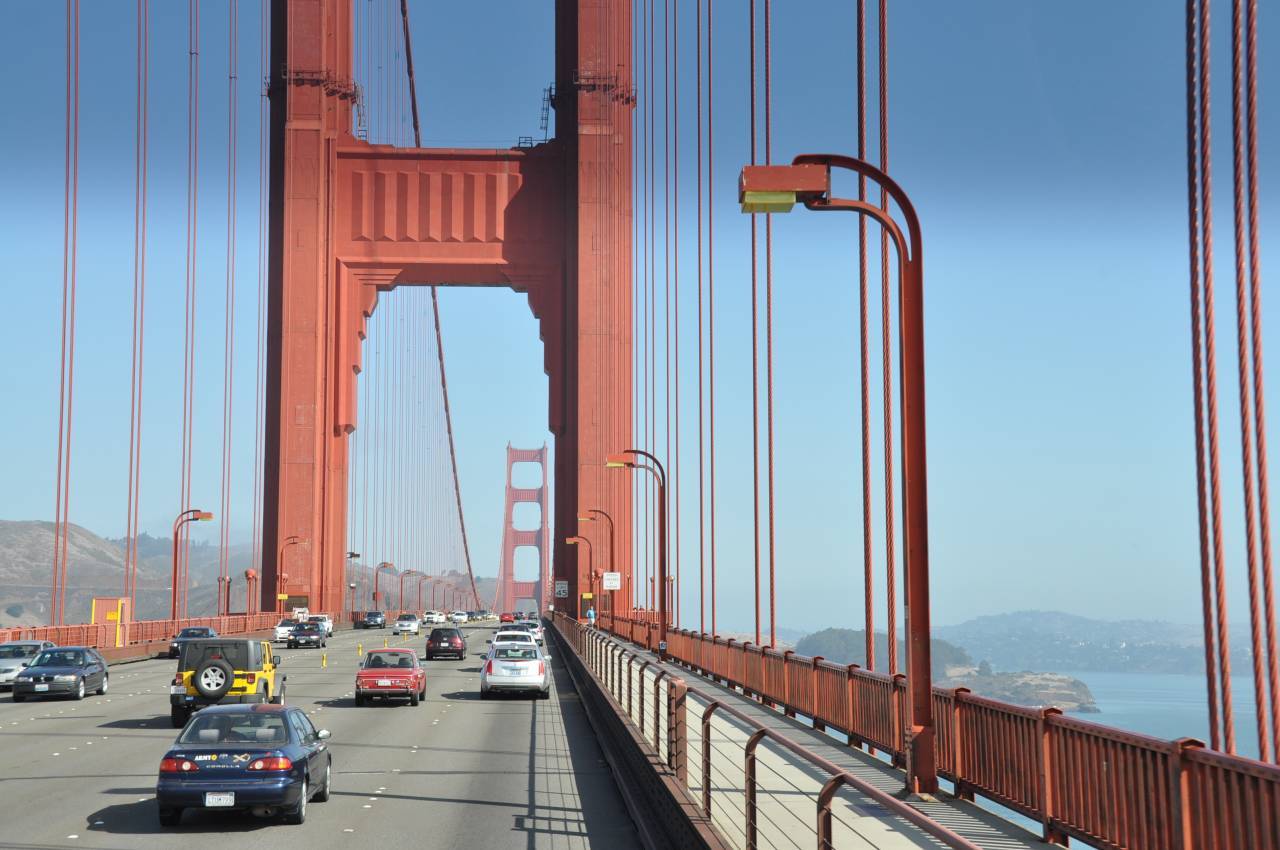 <strong>San Francisco<br><br>Sur le pont Golden Gate<br>On the Golden Gate Bridge</strong>