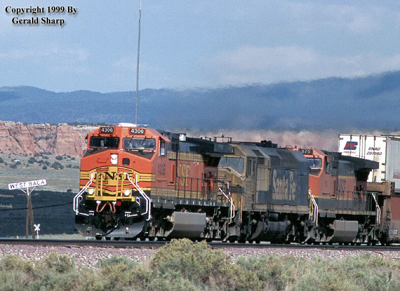 bnsf4306west_at_west_baca.jpg
