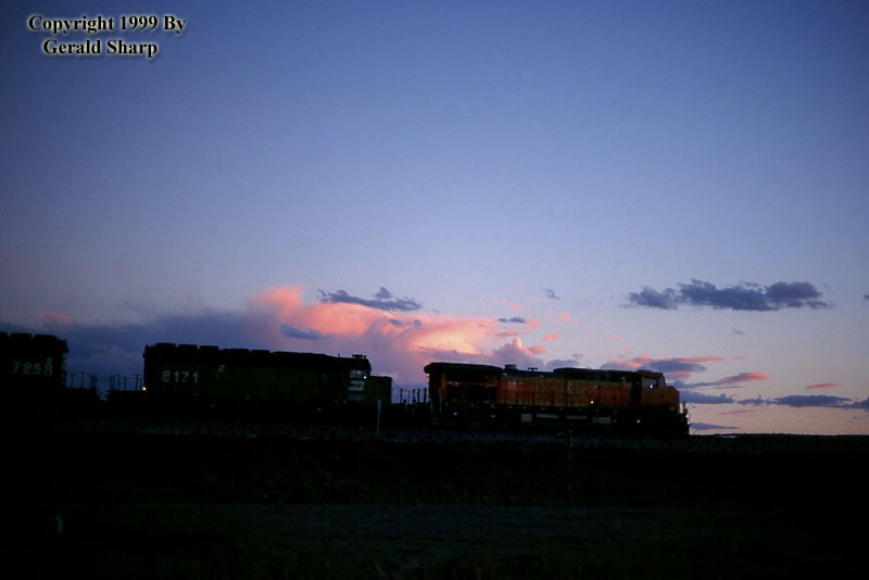 bnsf4959west_at_thoreau.jpg