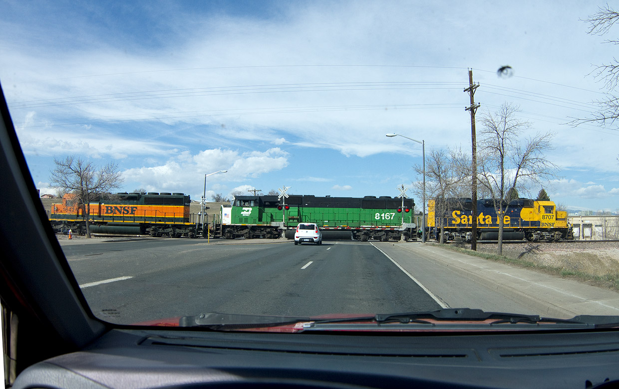 bnsf8707_north_longmont_switch_at_loveland_co_1.jpg