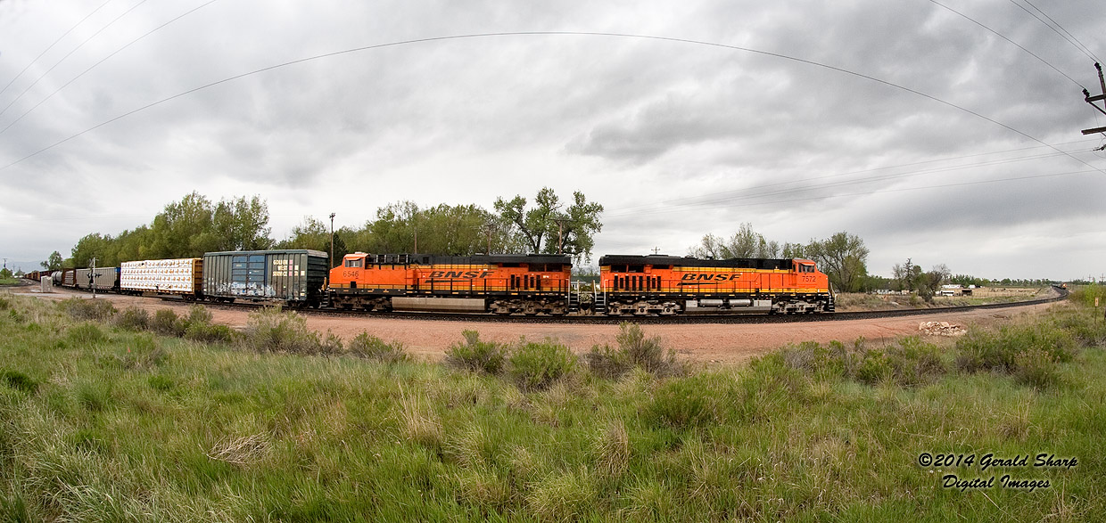 bnsf7572_north_dengrf_at_ssw_longs_peak_co.jpg