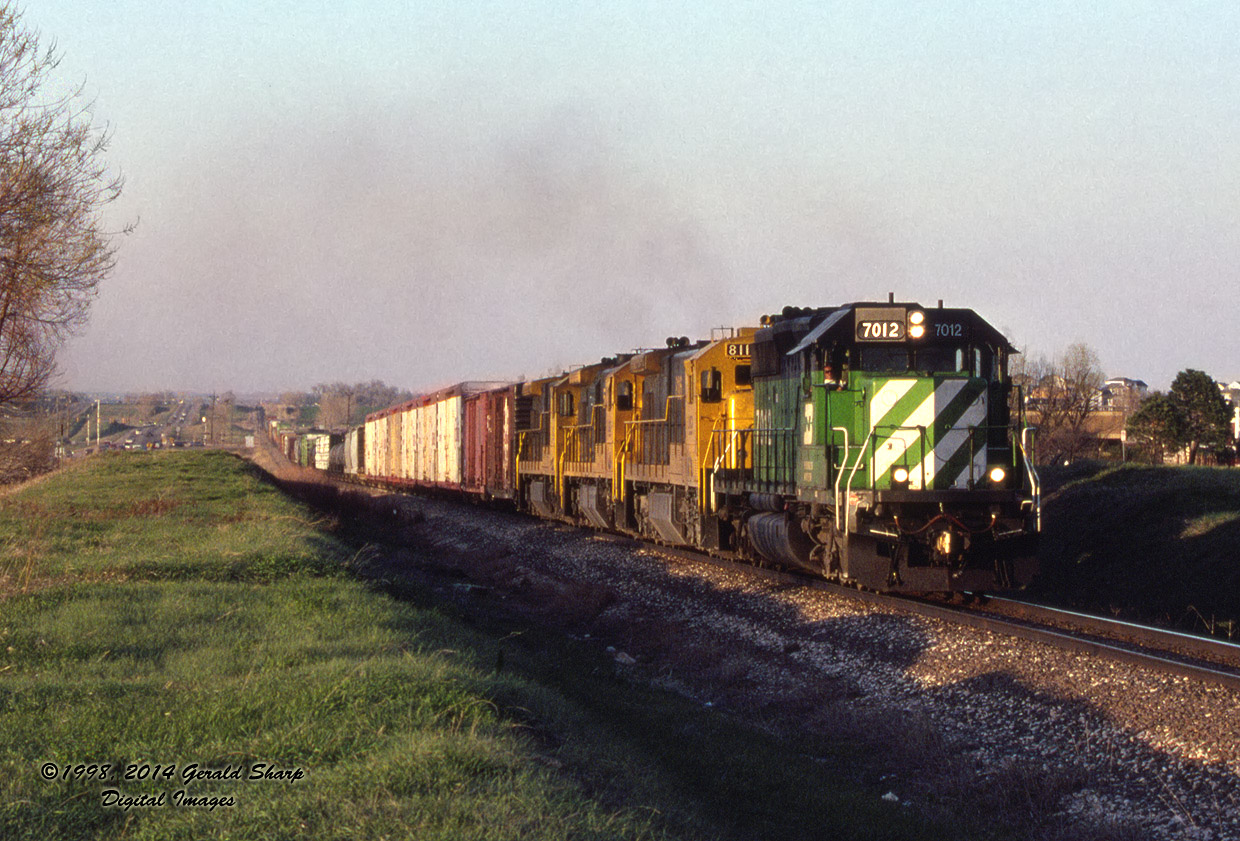 BNSF 7012 South At Gunbarrel, CO