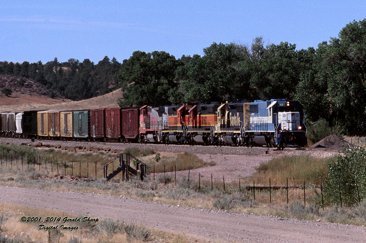 emd9017_north_near_wendover_wy.jpg