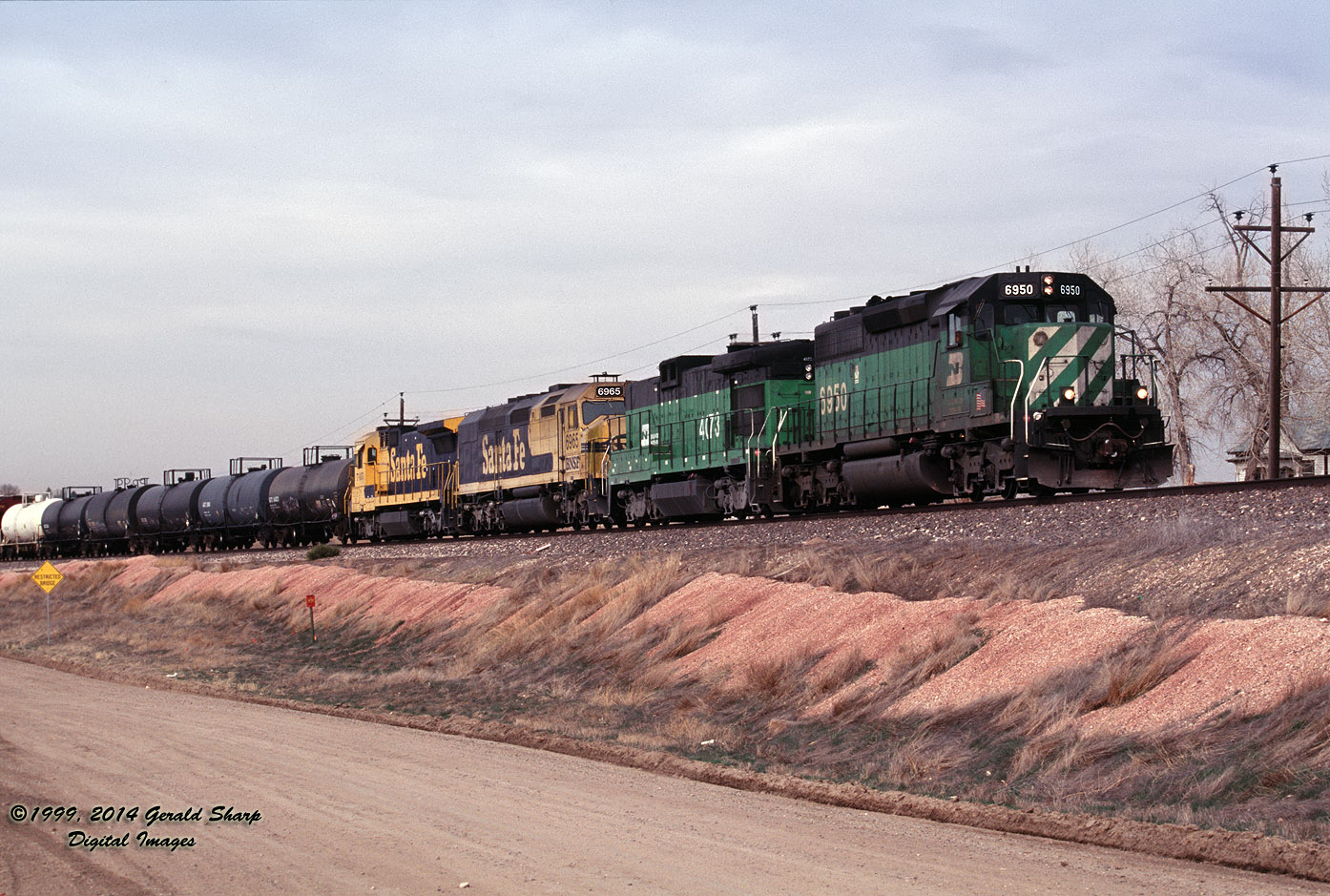 bn6950_east_on_berthoud_hill_co.jpg