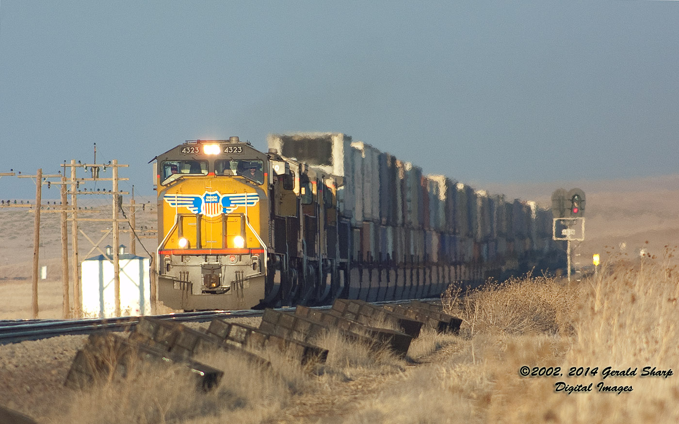 up4323_west_near_burns_wy.jpg