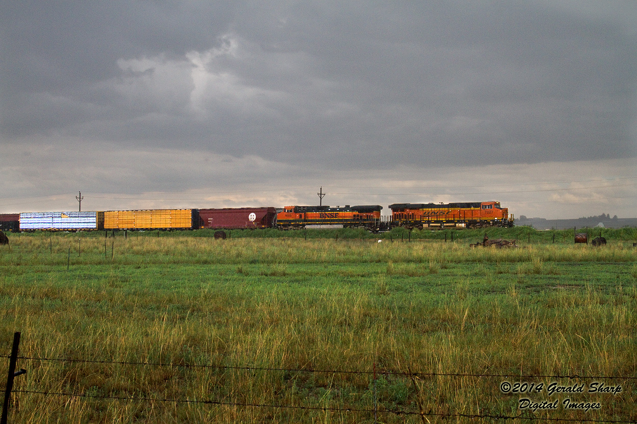 bnsf7027_south_at_ssw_longs_peak_co_3.jpg