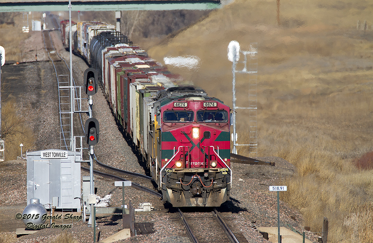 Ferromex 4674 LAUPUE West At West Tonville, CO.jpg