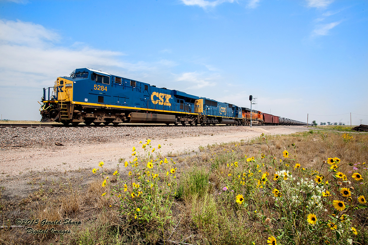 CSX 5284 West At East Roggen, CO