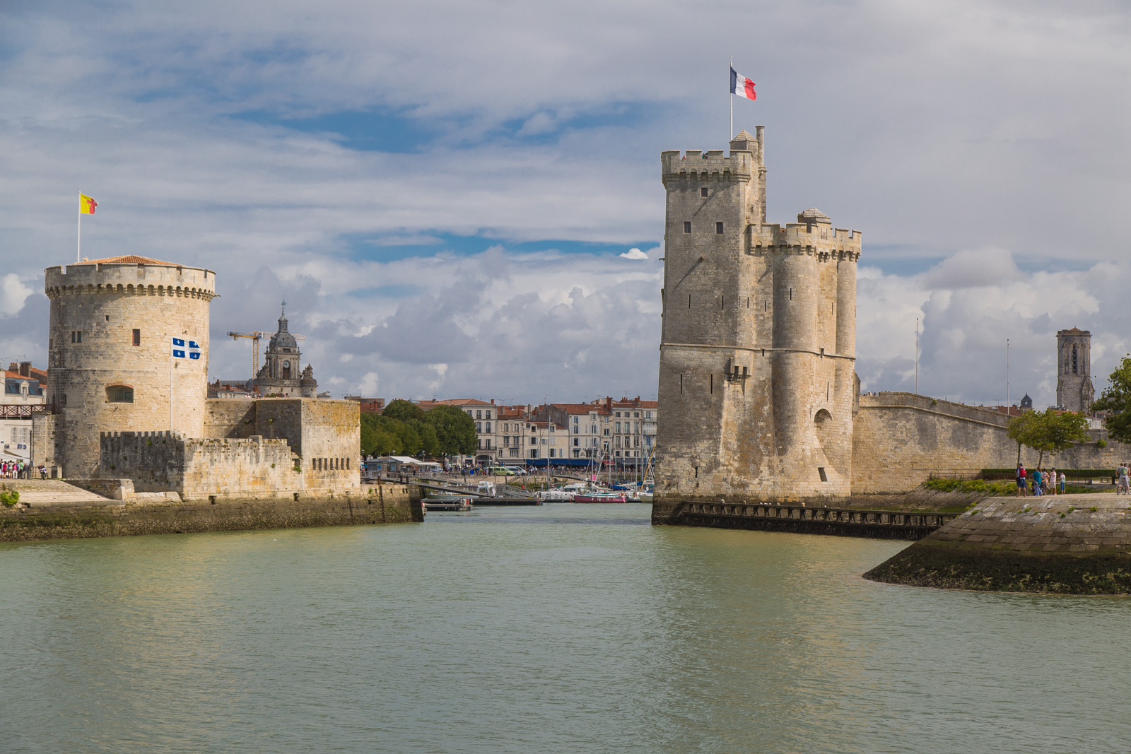 Tour de La Chane et Tour Saint-Nicolas