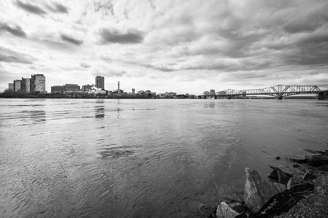 Hull (Québec) et le pont Interprovincial / Hull (Québec) and the Interprovincial Bridge